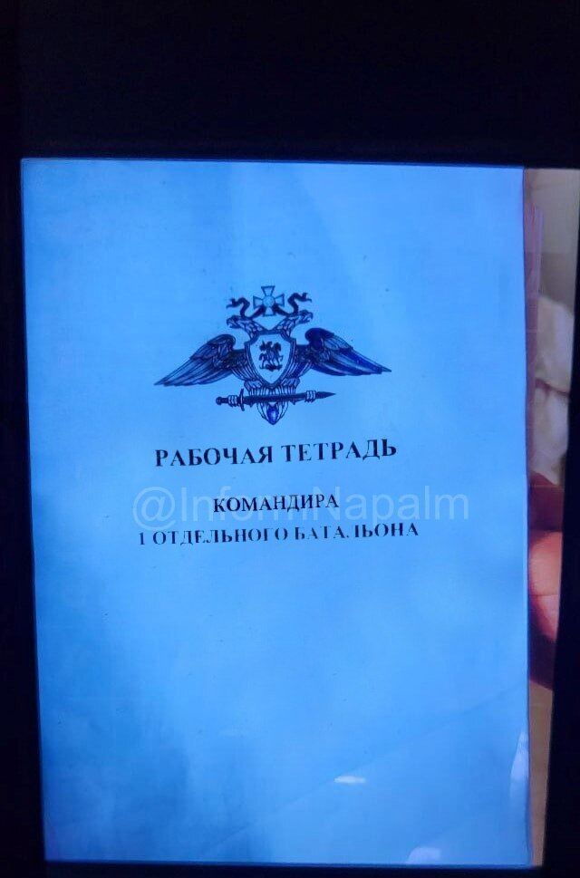 "Вони ж у вас не консерваторію закінчили": в Донецьку матері намагалися відбити від мобілізації синів – випускників академії "МВС ДНР". Відео