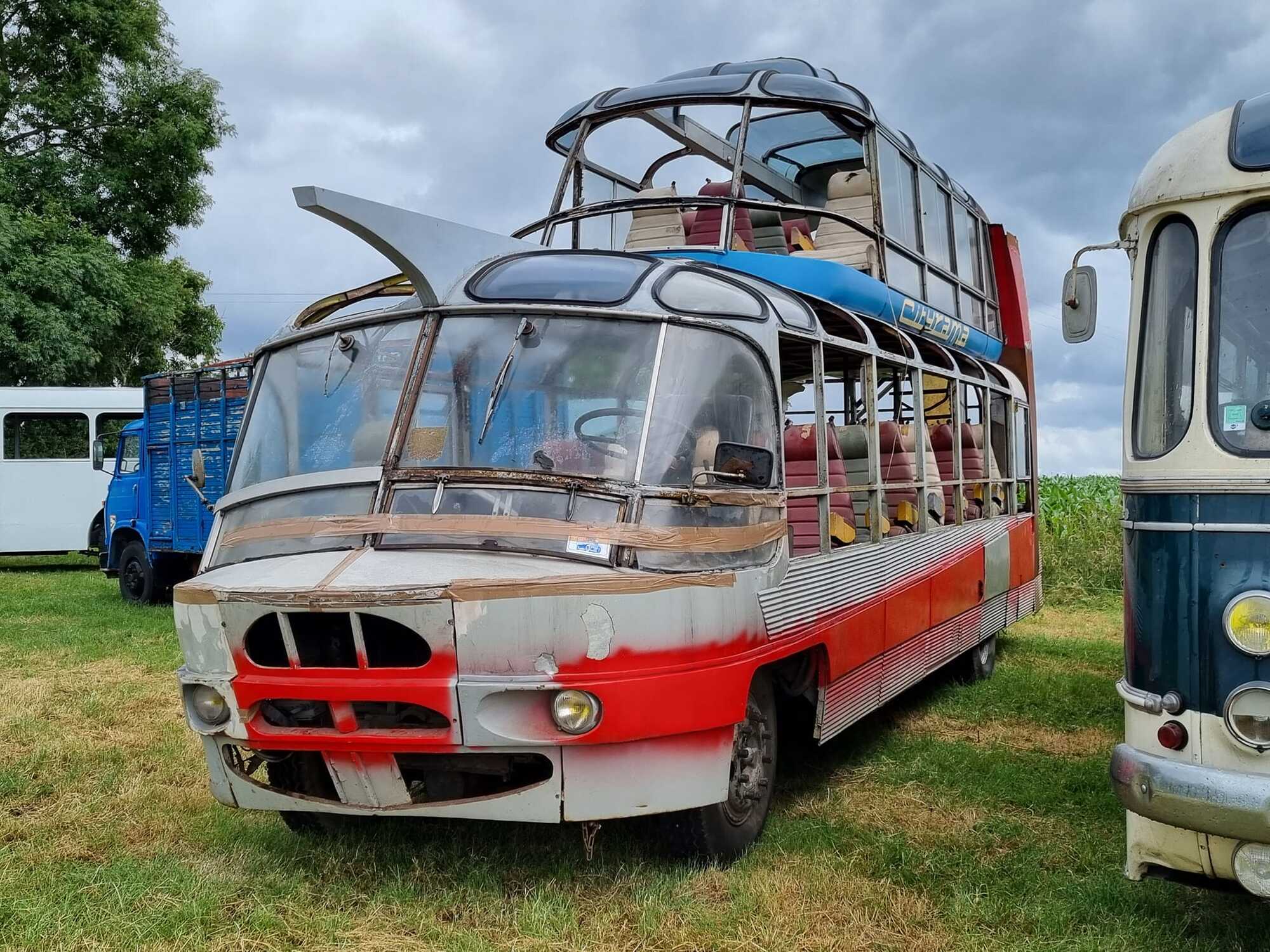 Після довгих років забуття автобус потребує серйозної реставрації