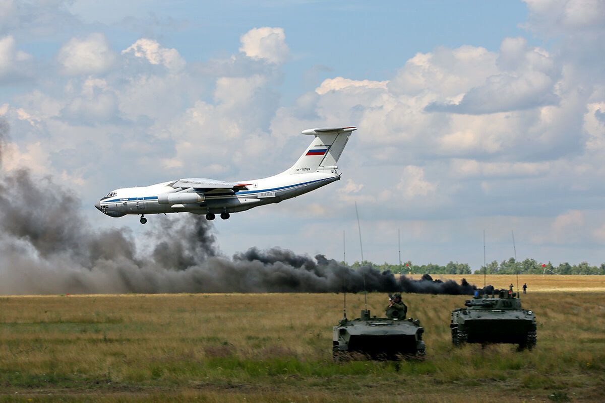 Российские Ил-76 прилетели в Беларусь.
