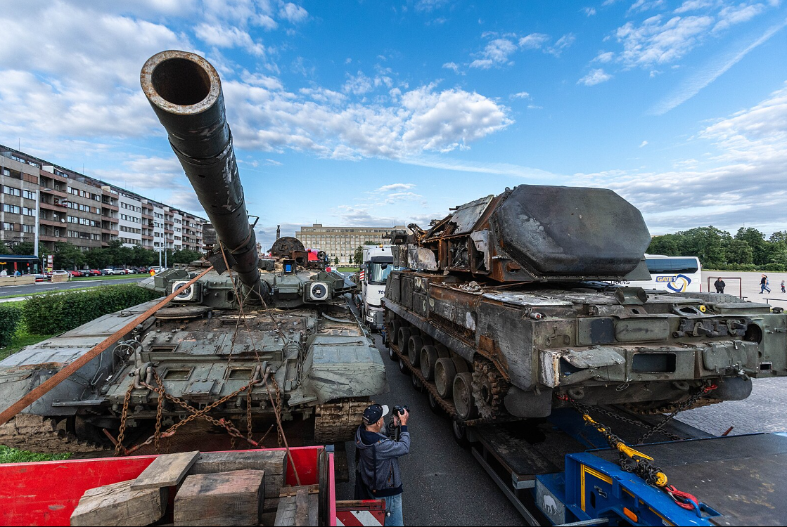 У Празі відкривається виставка знищеної російської техніки