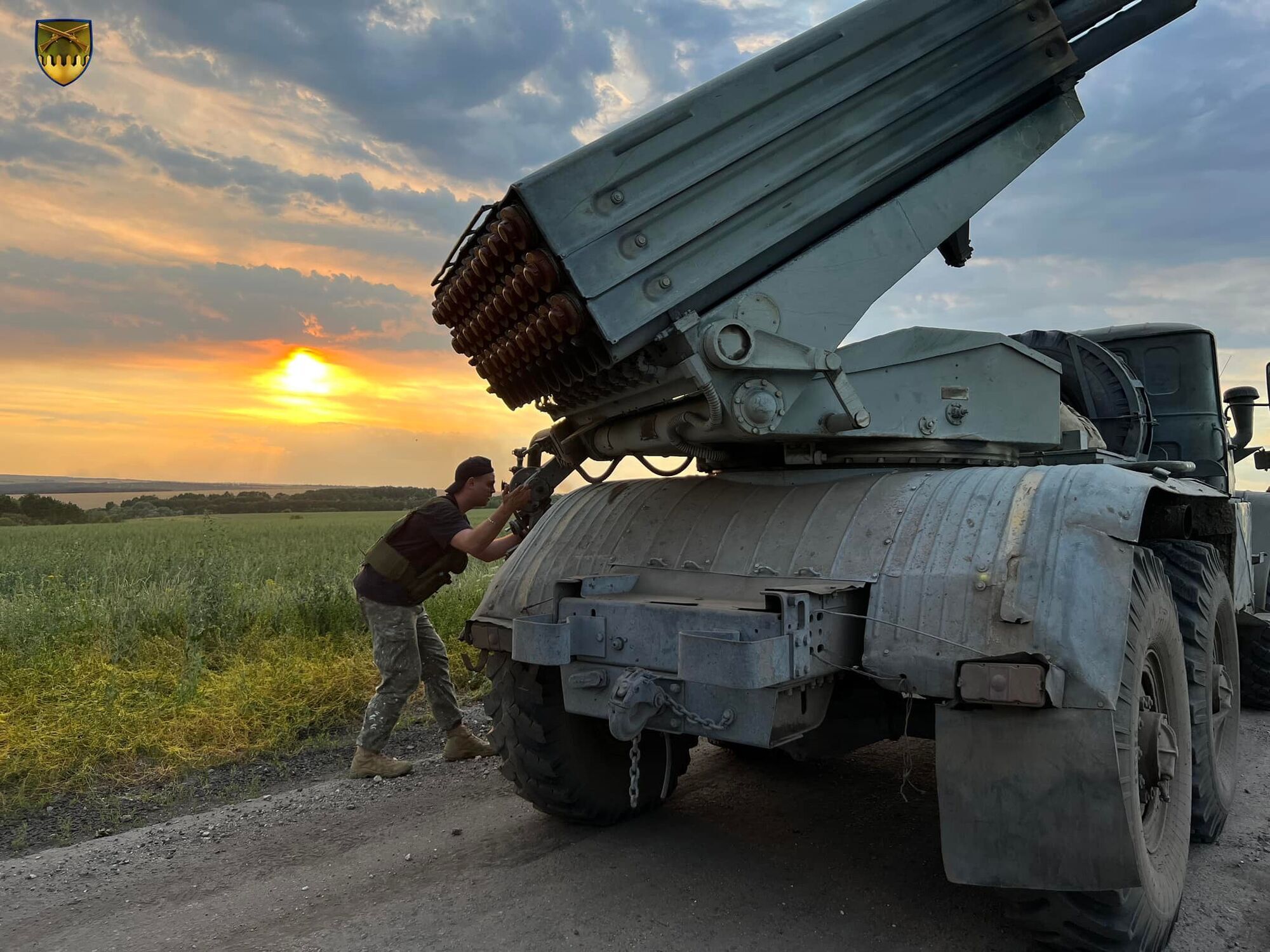 ВСУ гатят по врагу из "Градов"