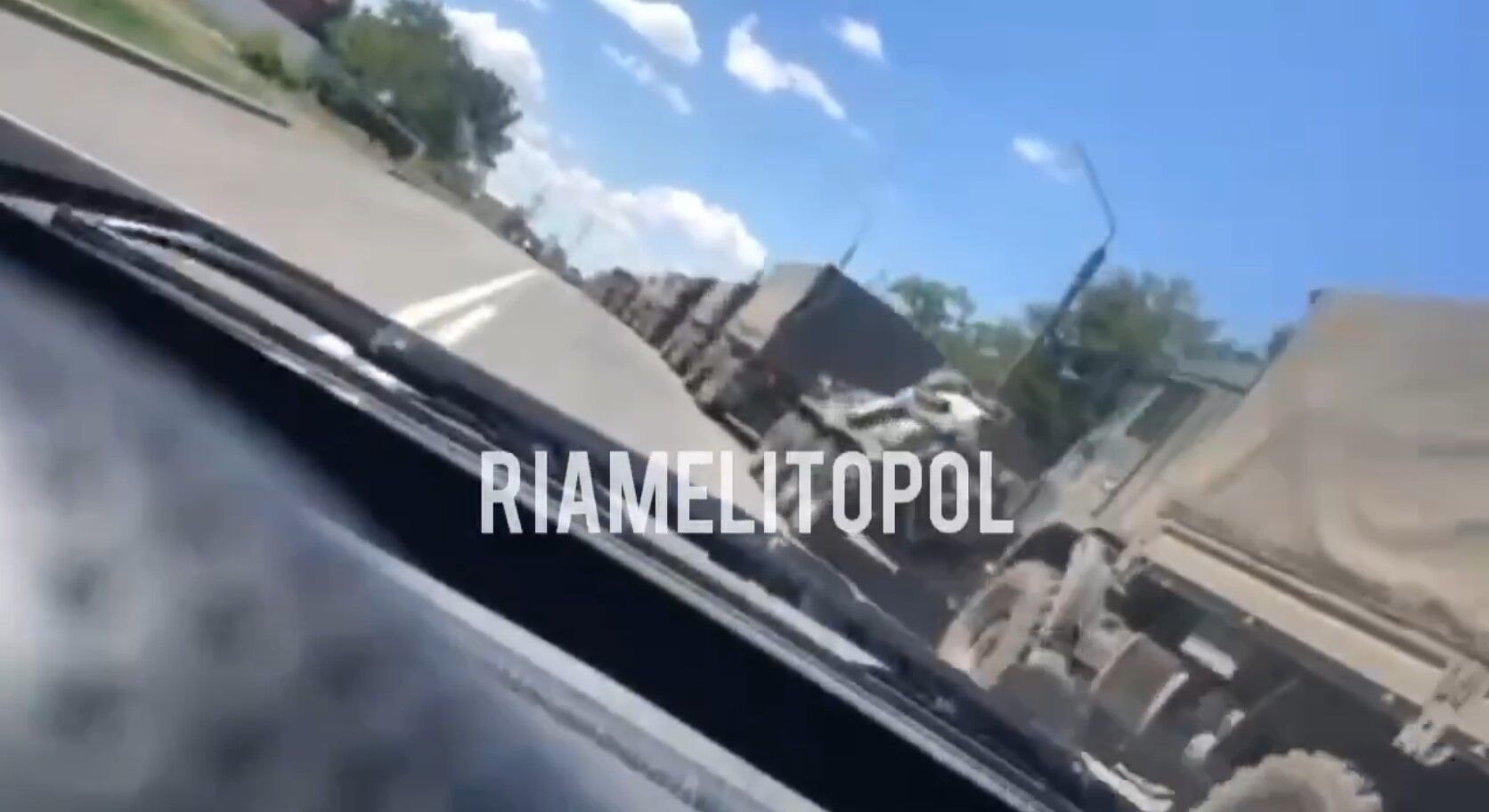 В Мелитополе слышны взрывы и автоматные очереди