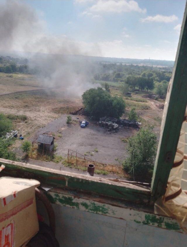 Уничтожена российская техника в Кадиевке возле штаба оккупантов