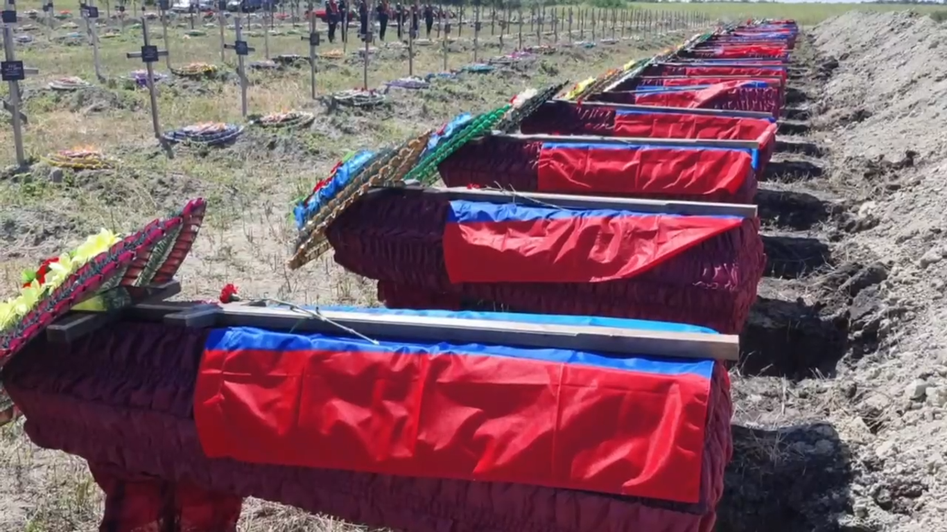 В Луганске похоронили сразу 58 оккупантов