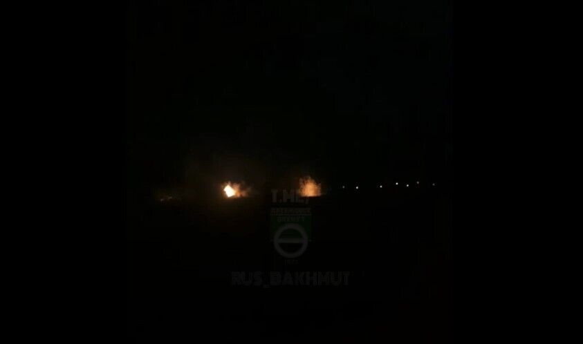 У Бахмуті після обстрілу почалася пожежа.