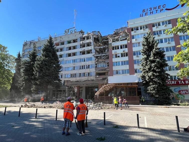Наслідки удару по готелю "Миколаїв"
