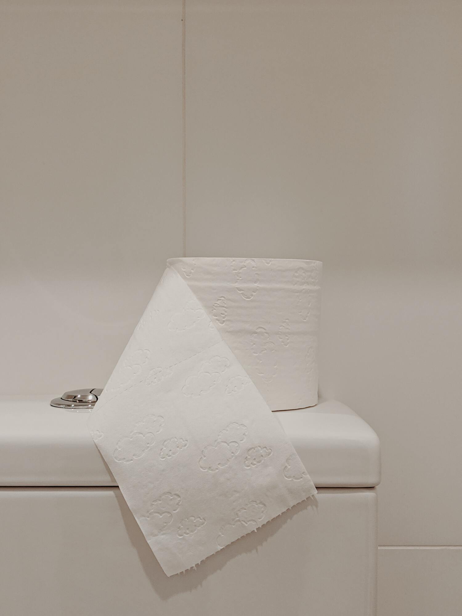 Діана Кастро порадила читачам не змивати за собою в туалеті голими руками