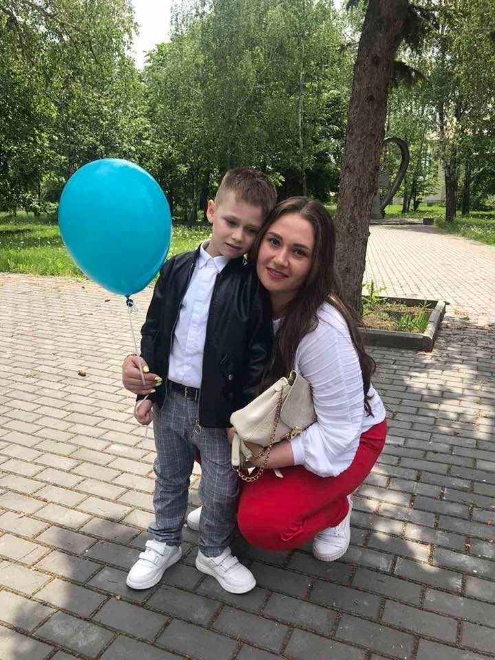 Вікторія Рекута з сином Максимом Жарієм