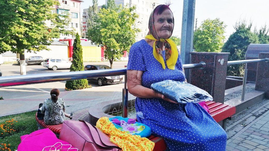82-річна пенсіонерка з Кропивницького Лідія Домрова продає речі, щоб купувати військовим шкарпетки
