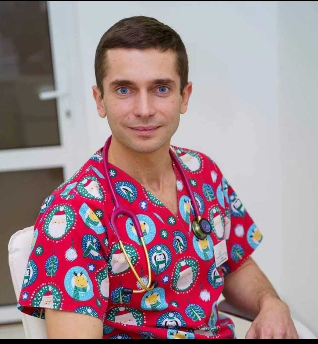 Детский невролог Павел Ковальчук тяжело ранен