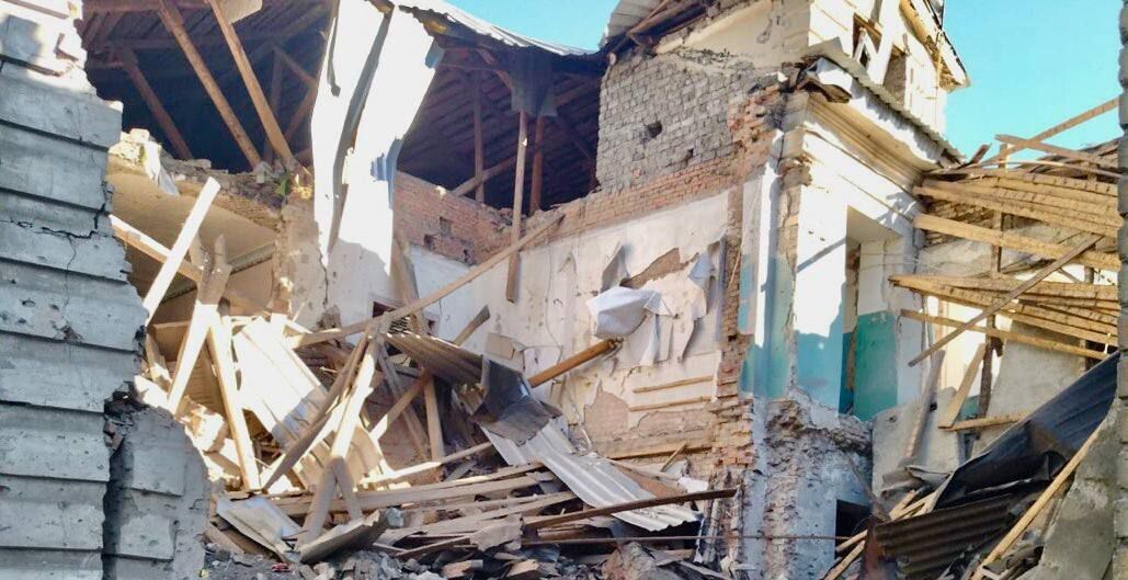 Зруйнована школа у Синельниківському районі