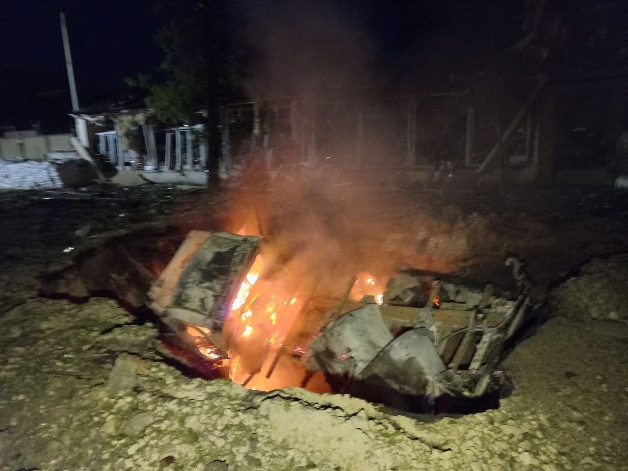 Обломки ракет упали на жилые дома в Днепре: появились фото и видео повреждений
