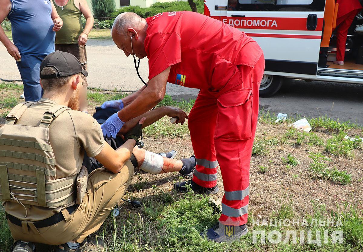 Ворог двічі вдарив по мирним мешканцям балістичною ракетою