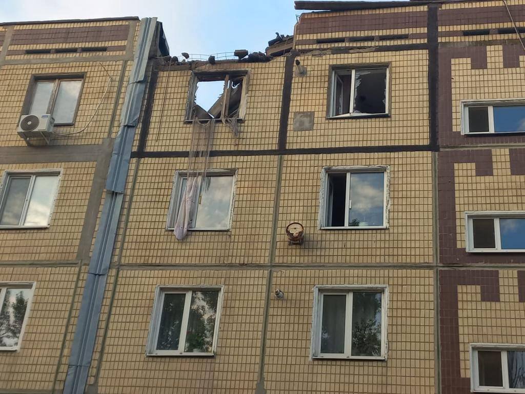 Оккупанты ударили из РСЗО по учебным заведениям и домам в Никополе