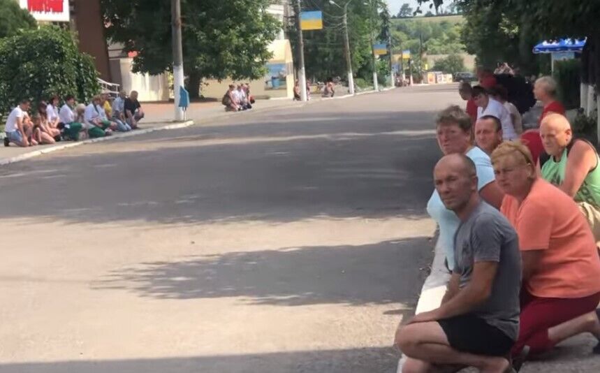 В Винницкой области встретили погибших от российской ракеты маму с сыном