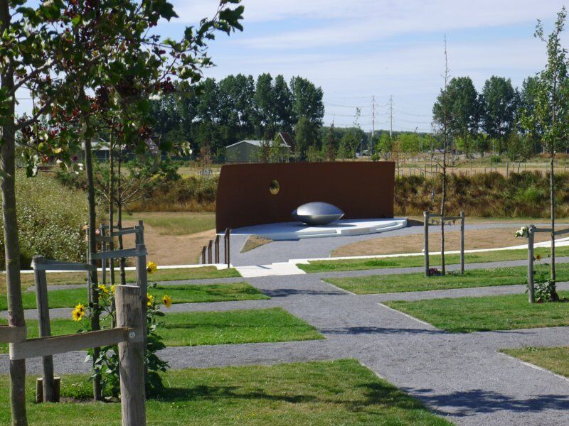 Национальный монумент MH17 в Вейфгейзене, община Гарлемермер, Северная Голландия
