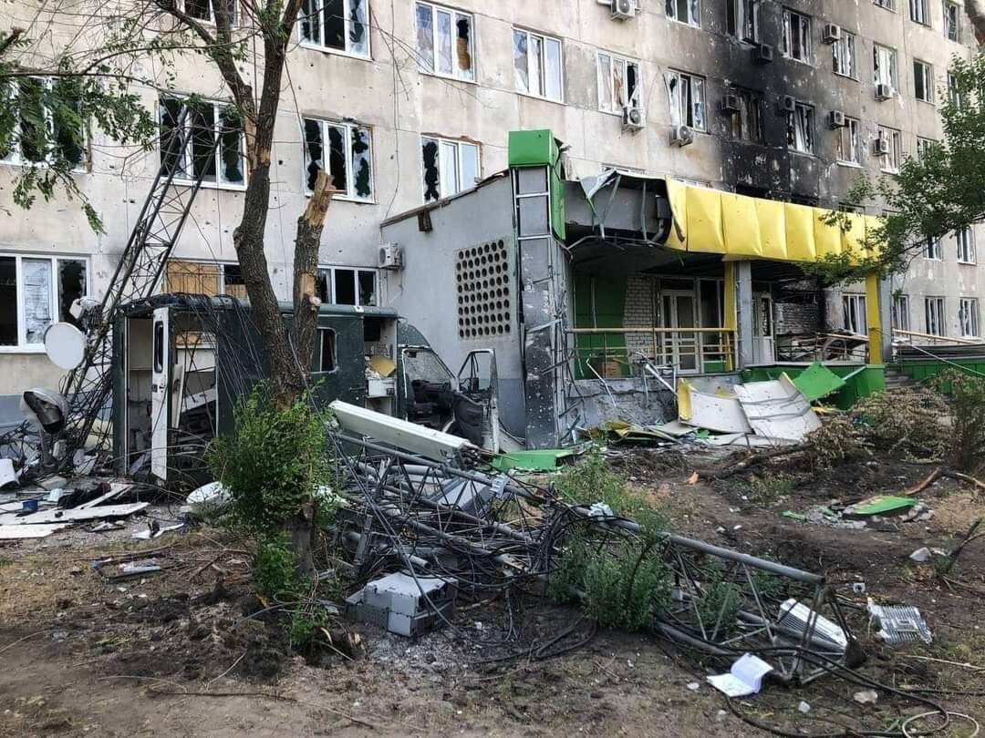 Зруйнована будівля на Луганщині