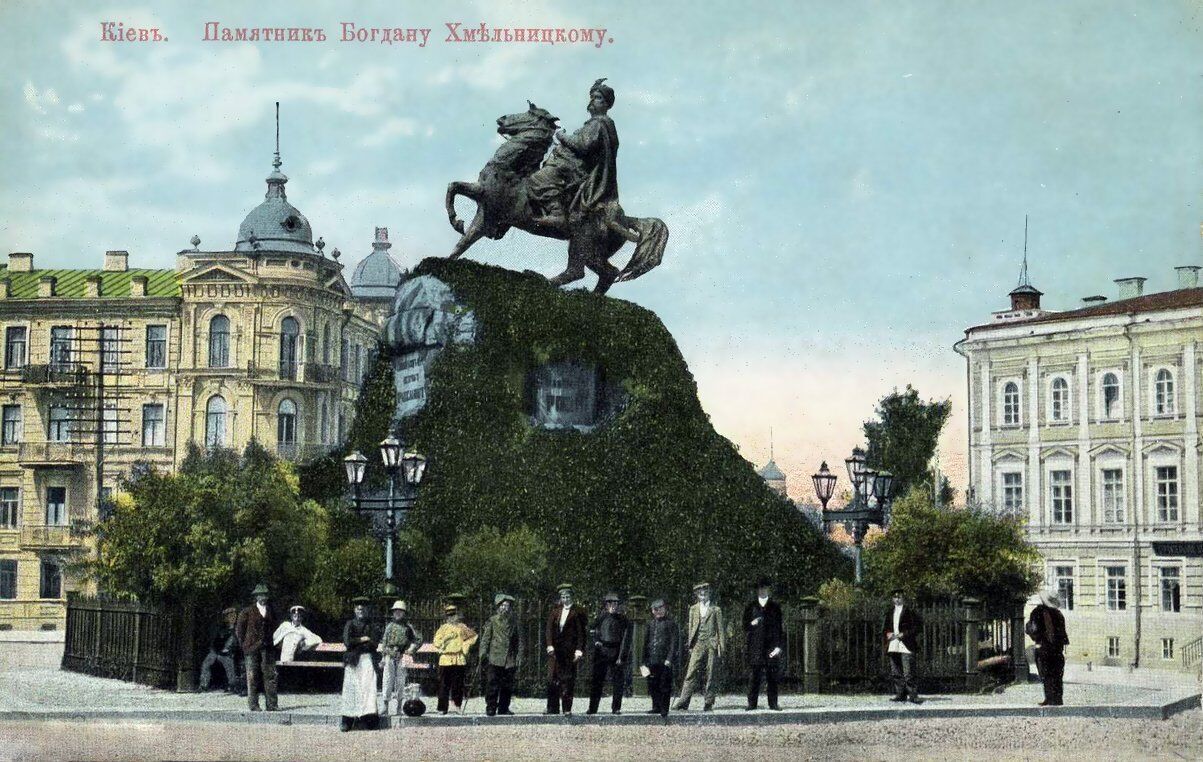 Пам'ятник Богдану Хмельницькому.