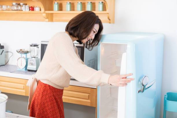 Как отмыть холодильник от устаревших пятен
