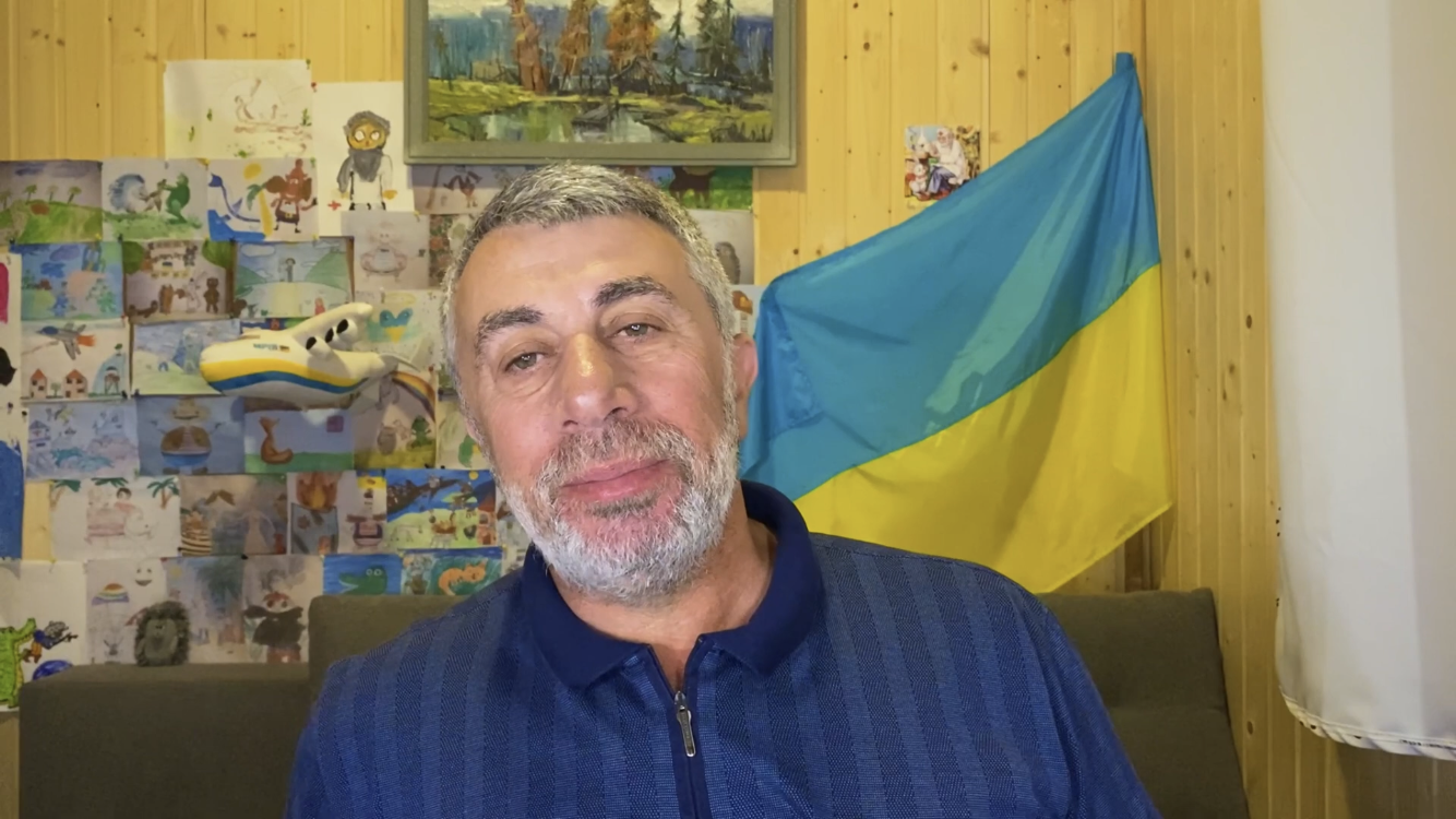 Комаровський пояснив, чому не буде переходити на українську мову