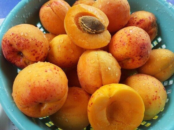 Як зробити сироп для абрикос