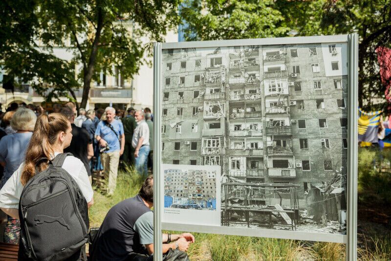 В сквере в Польше разметили фото разрушенного украинского города