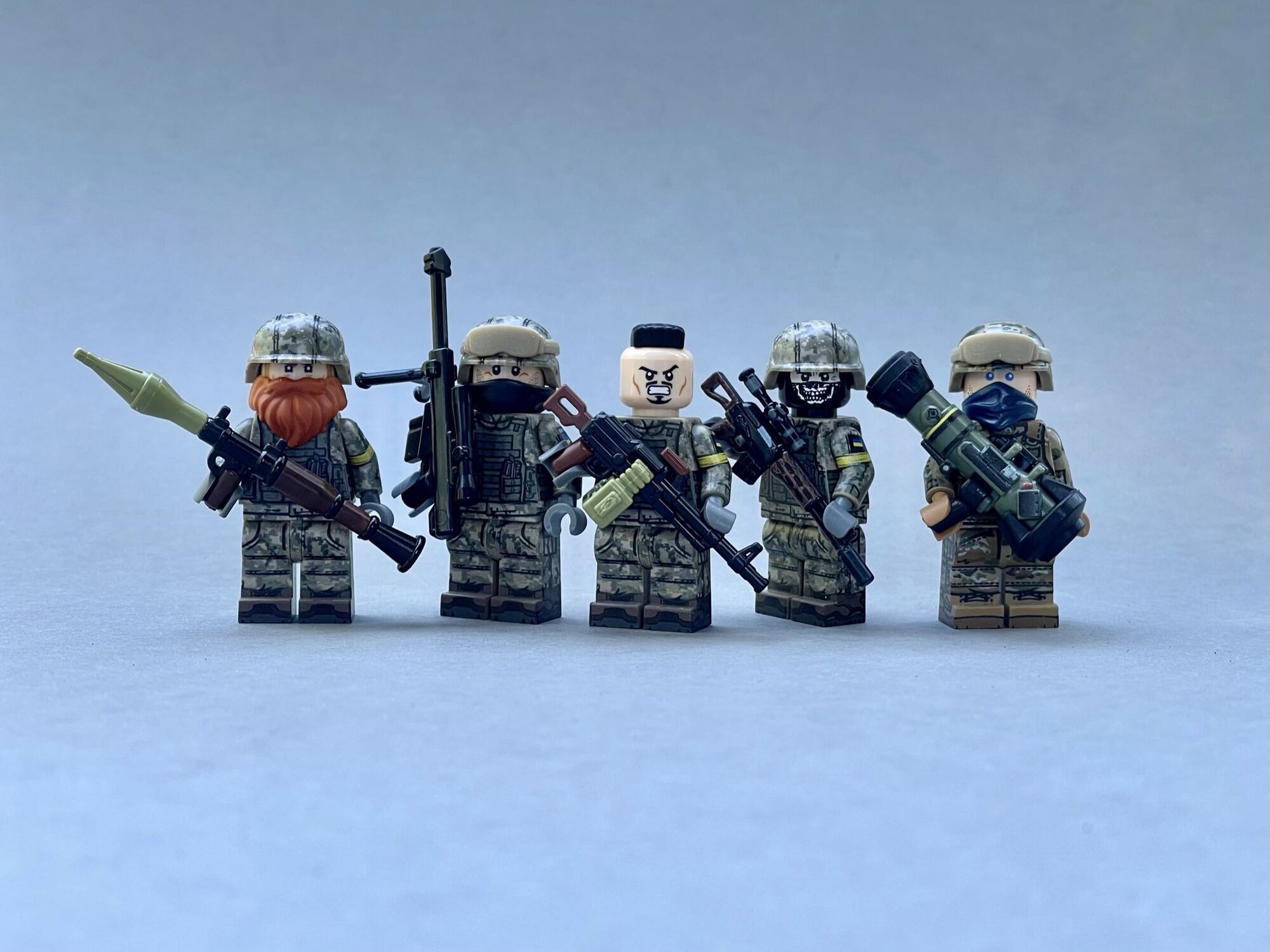 Фігурки присвячені бійцям ЗСУ, Нацгвардії, ТрО та іншим захисникам "Азовсталі"
