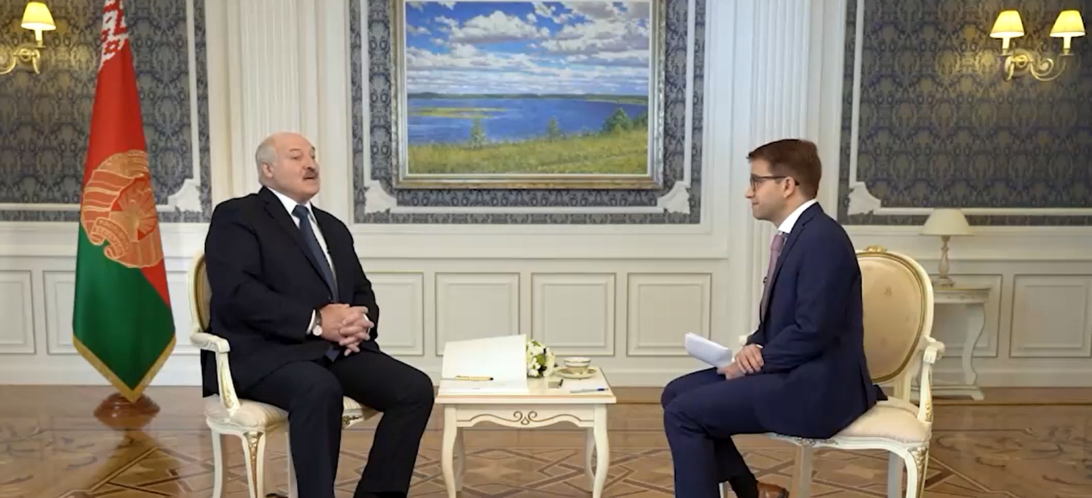 Лукашенко призвал "не угрожать РФ".