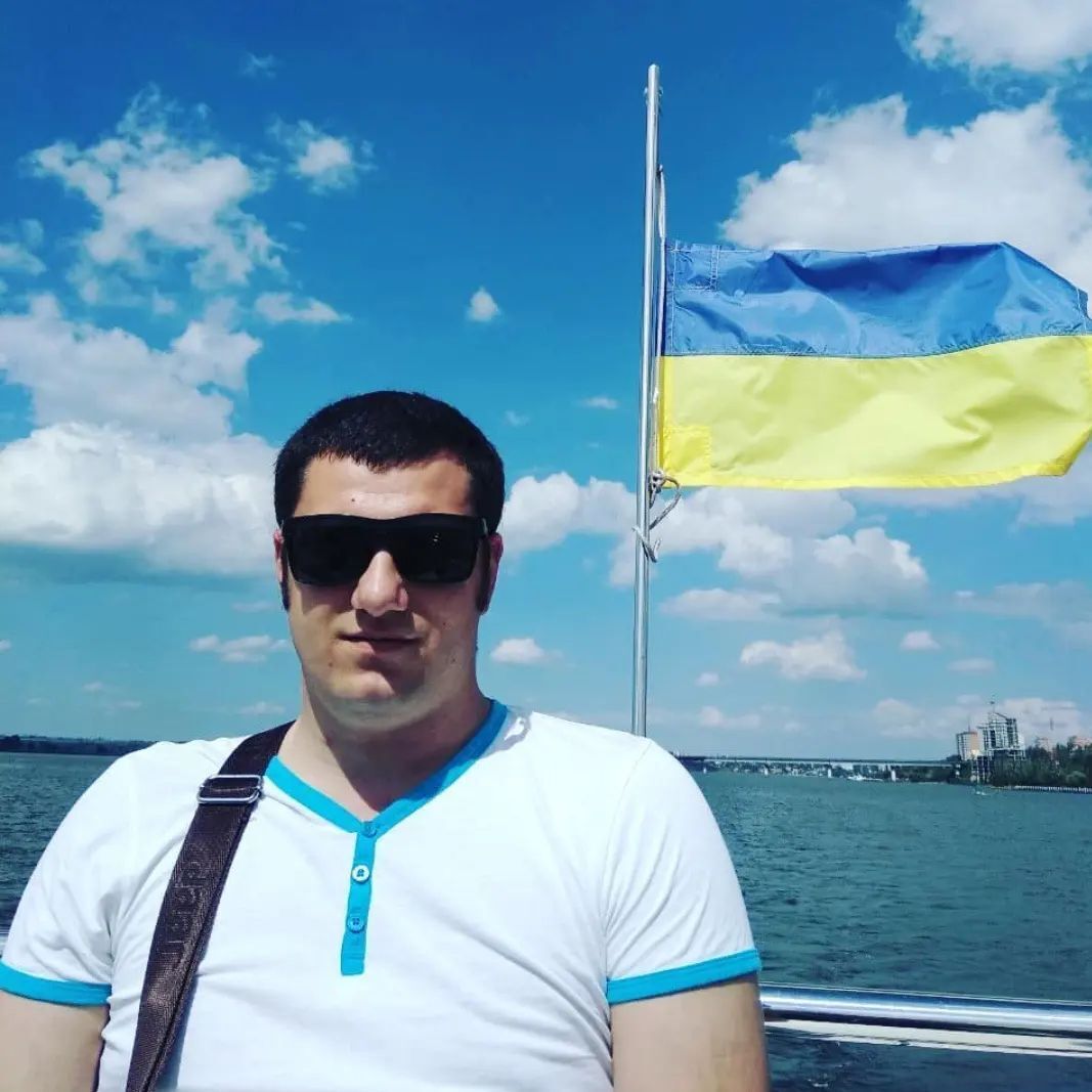 Расстреляли из вражеского танка: в Донецкой области оккупанты убили николаевского пловца и тренера