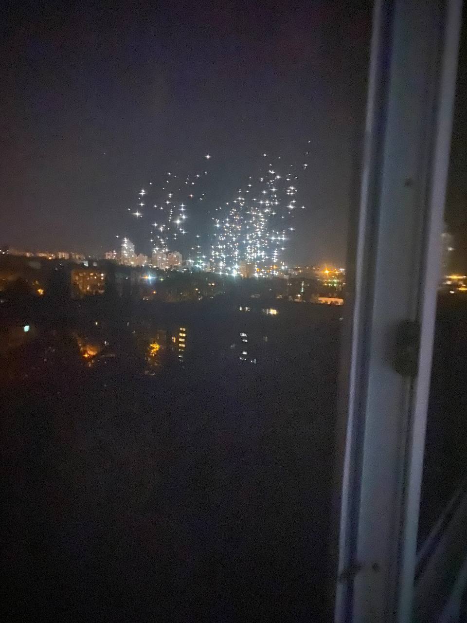 Над Донецком запустили осветительные боеприпасы