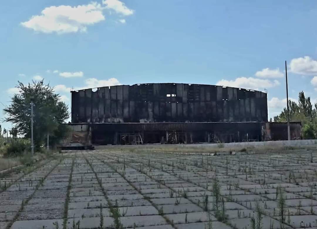 Наслідки обстрілу будівлі окупантами