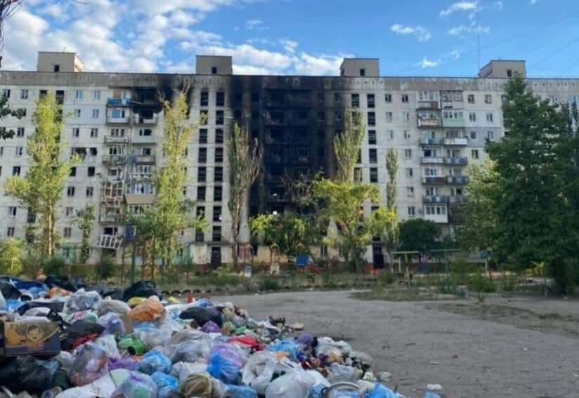 Войска РФ продолжают разрушать инфраструктуру украинских городов и сел