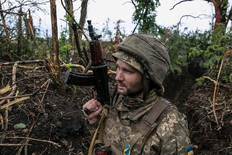 Украинские воины крепко держат оборону
