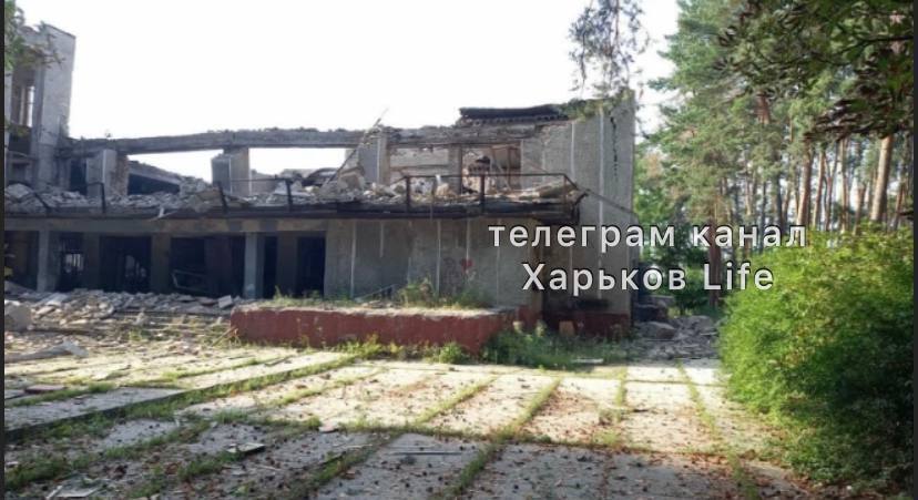 Під час обстрілу у школі перебували мирні люди