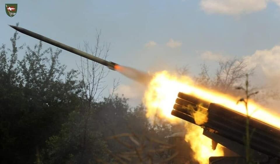Украинские военные наносят ответные удары на действия врага