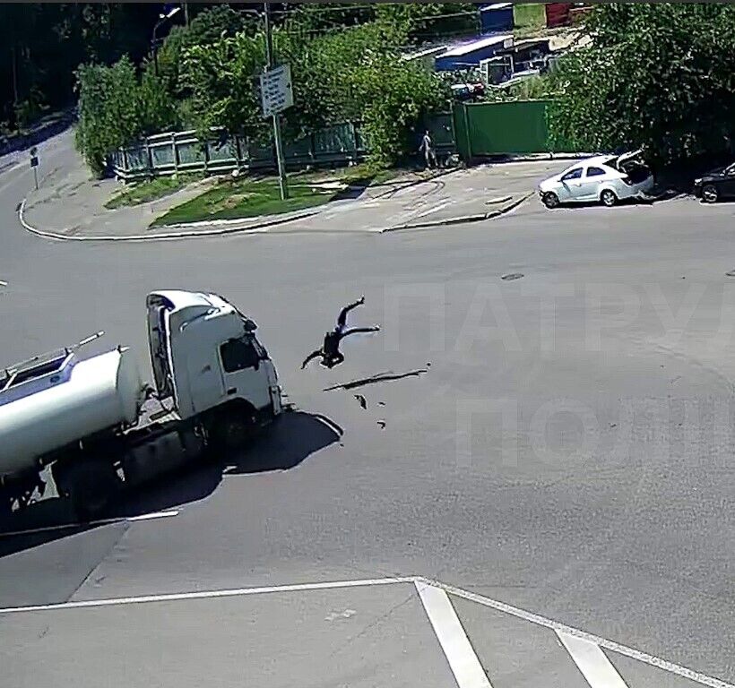 Аварія на перехресті вулиць Лаврської та Старонаводницької.