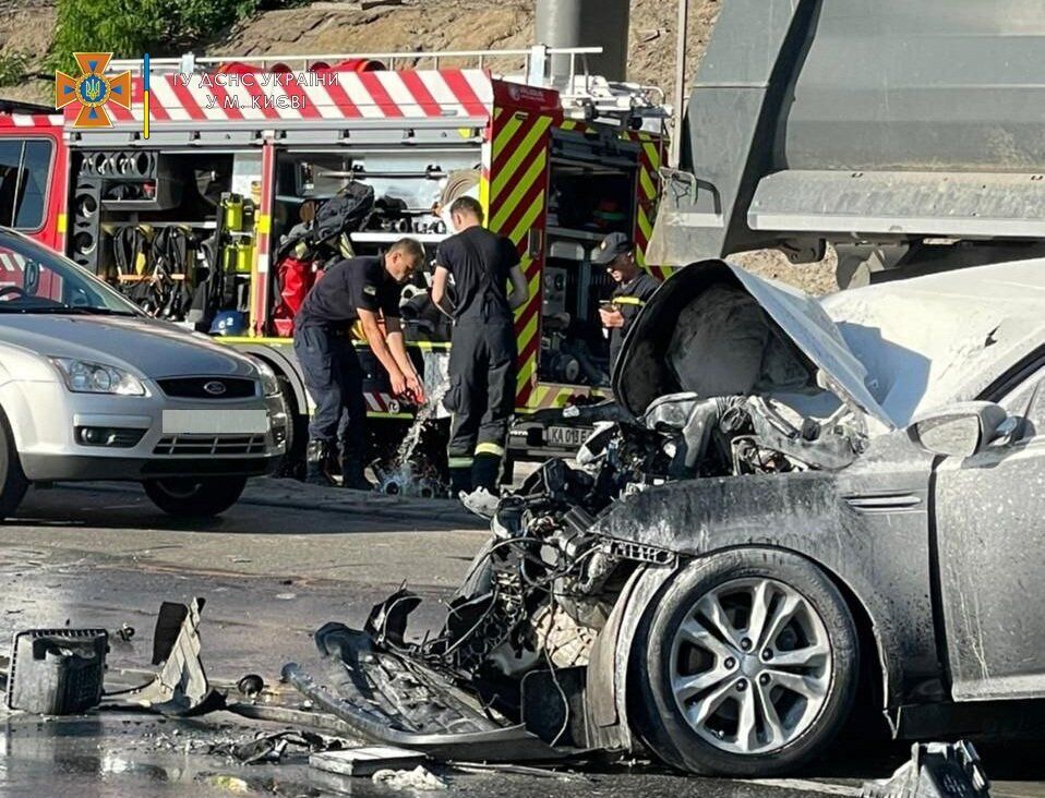 Авария случилась на Набережном шоссе.