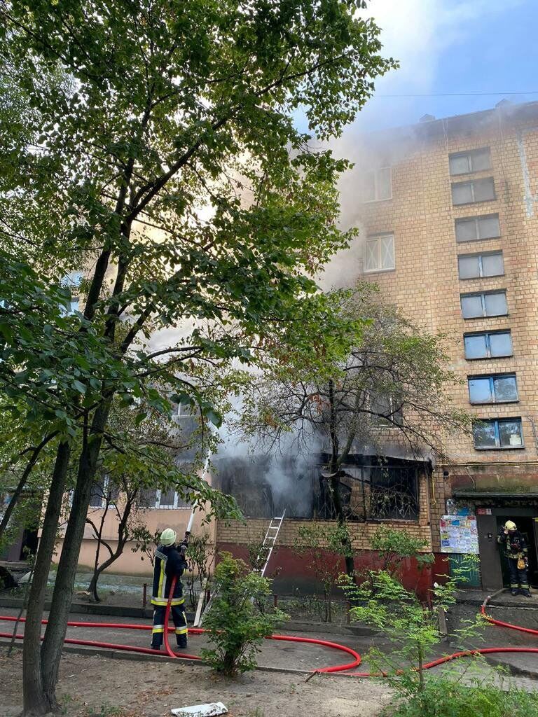 Чоловік не загасив недопалок після того, як покурив – загоряння охопило 10 квартир.