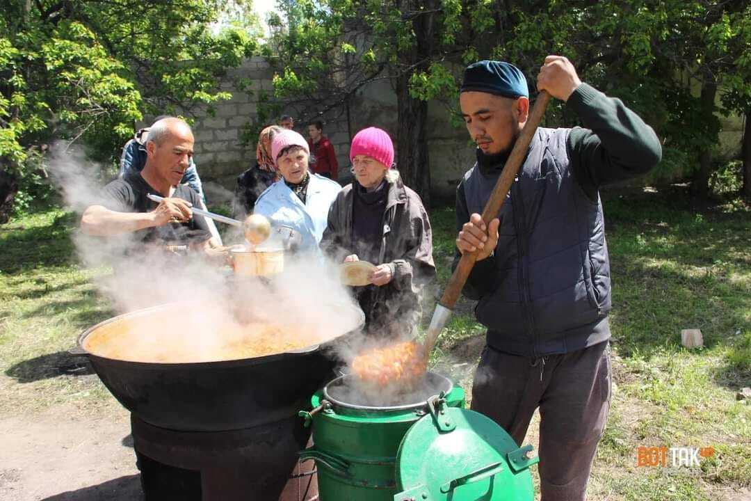 Сардор з перших днів вторгнення готував для мешканців та біженців їжу