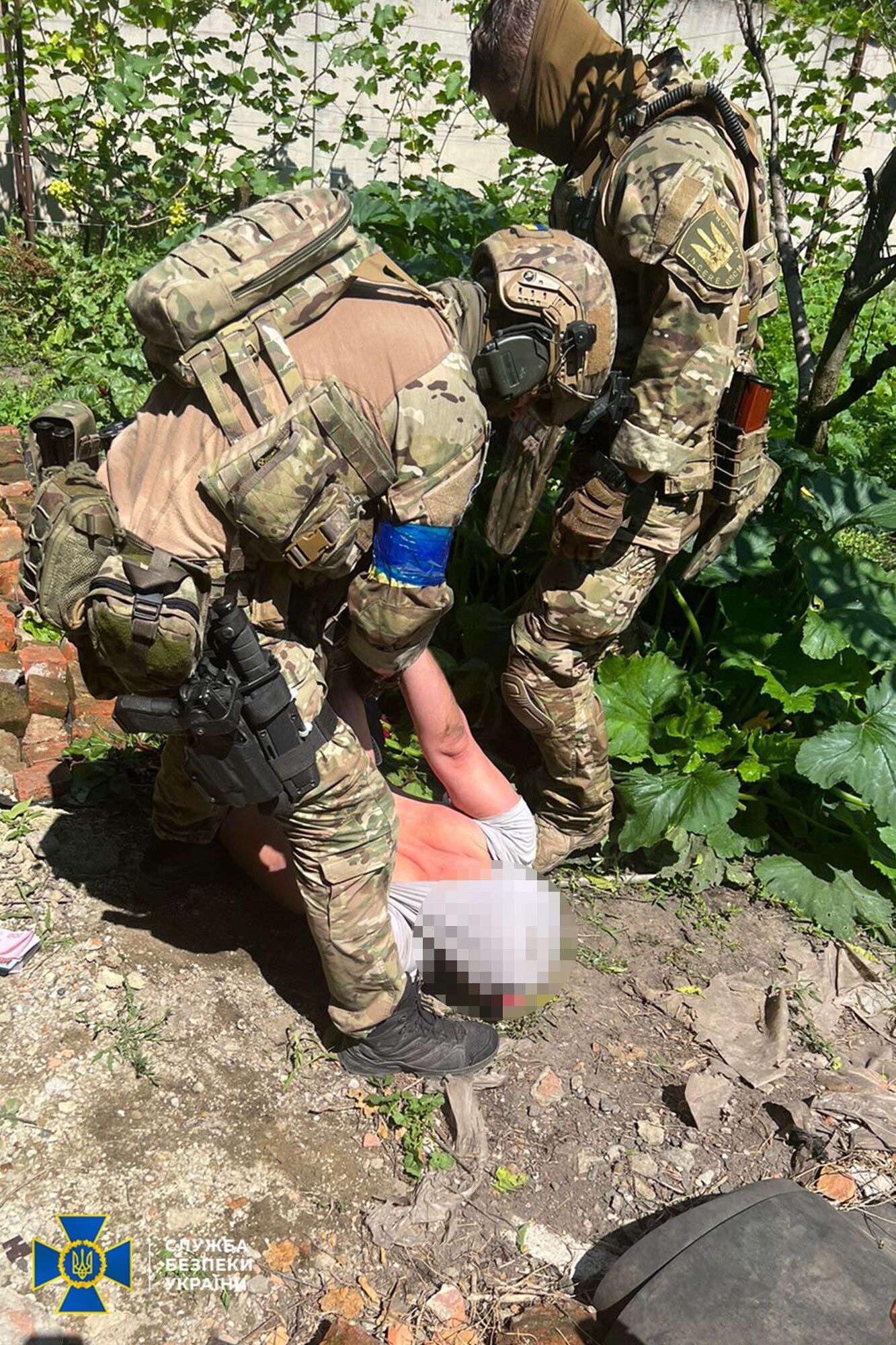 СБУ викрила групу зловмисників, яка торгувала українськими паспортами