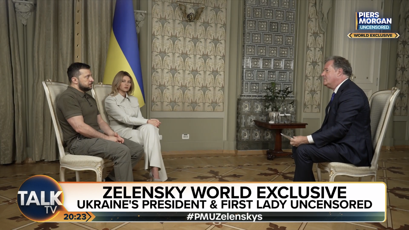 "Ми не хочемо, щоб росіяни бачили світло": ведучий Пірс Морган розповів про тривожний момент дорогою до України