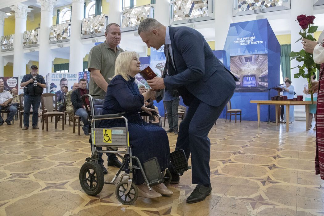 Кличко наградил киевлян государственными и правительственными наградами