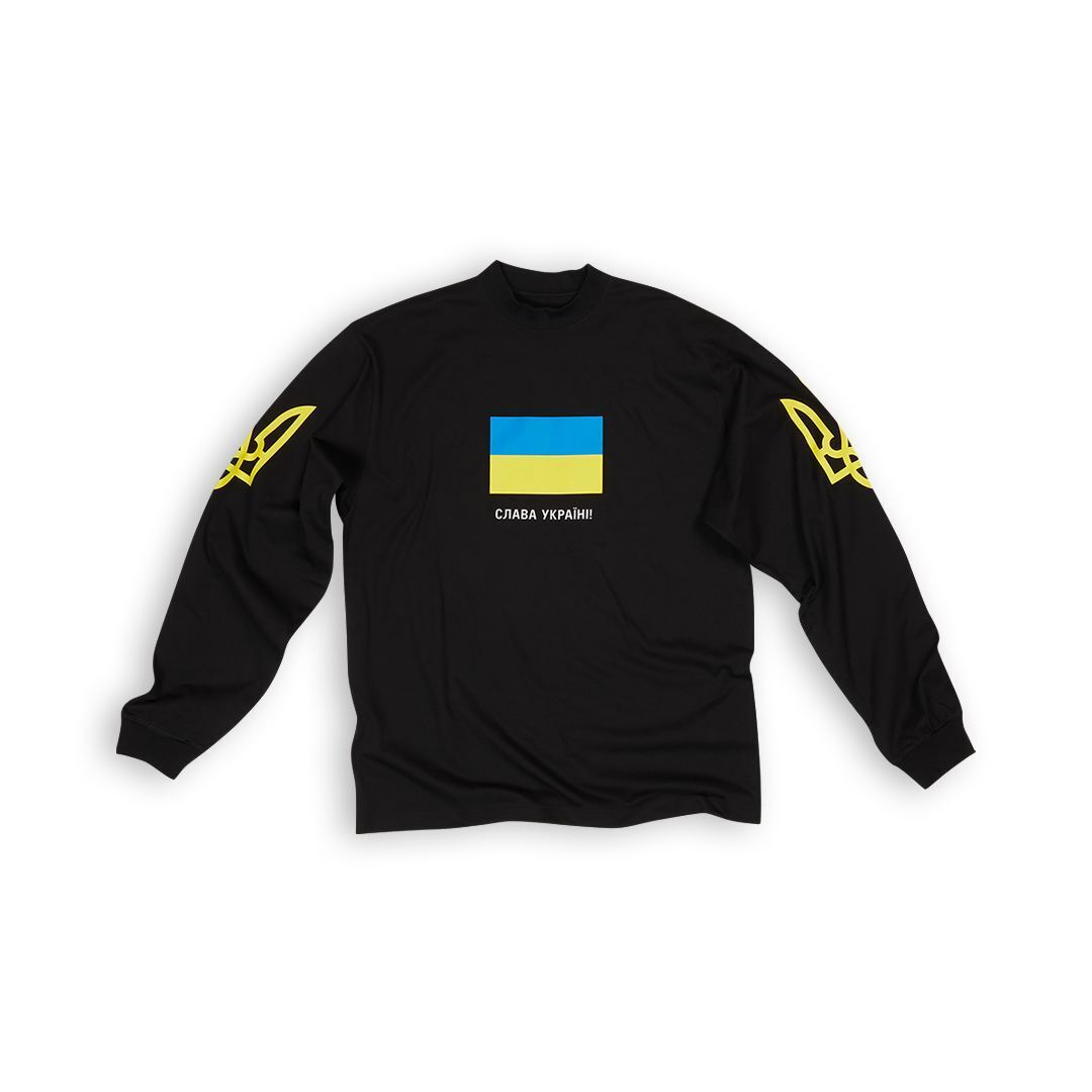 Свитшот от Balenciaga для помощи Украине.