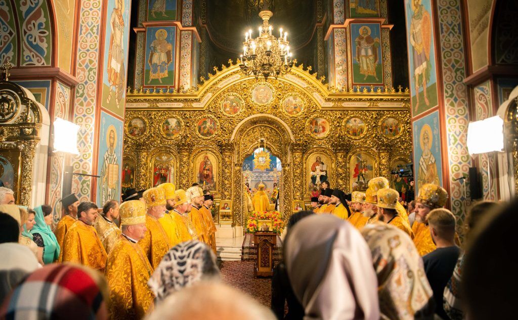 В этот день, много лет назад Святой Равноапостольный князь Владимир принес свет христианства в Киевскую Украину-Русь