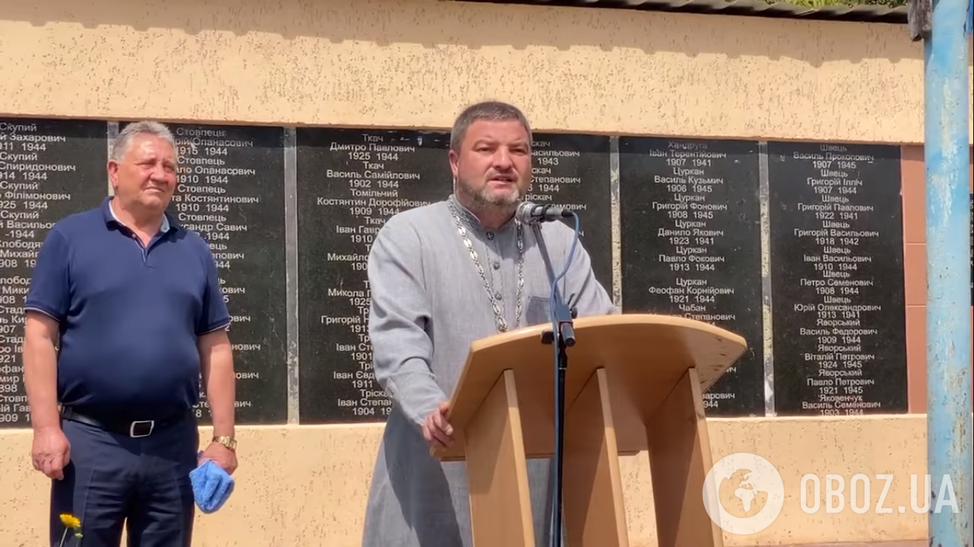 На похоронах загиблого бійця піп УПЦ МП хрестом побив священика ПЦУ