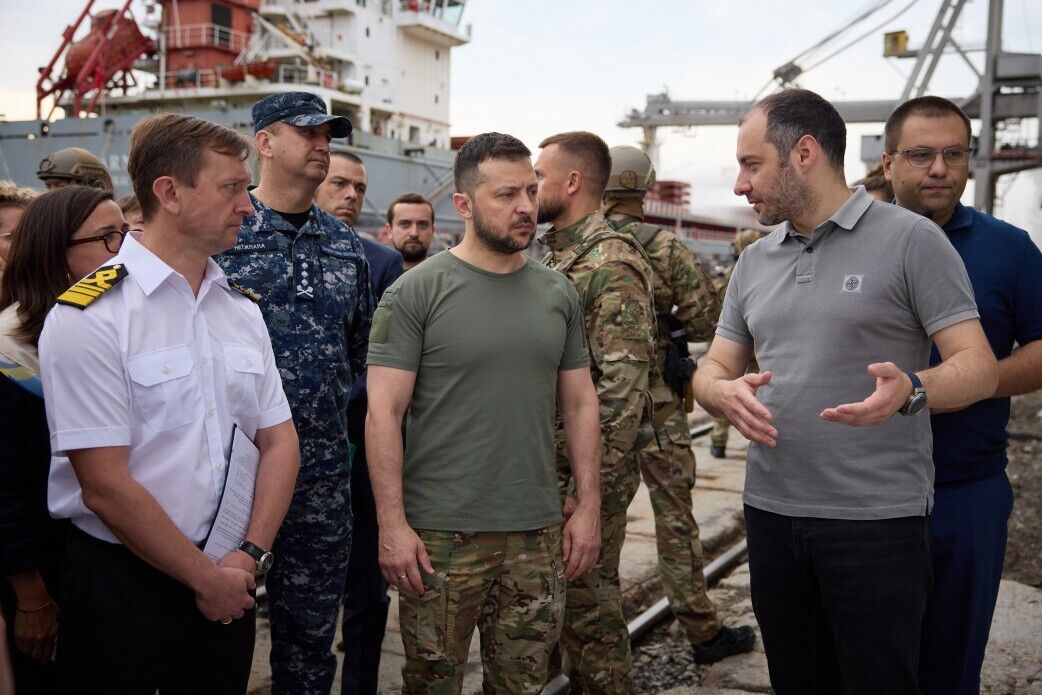 Президент приїхав до порту "Чорноморськ"