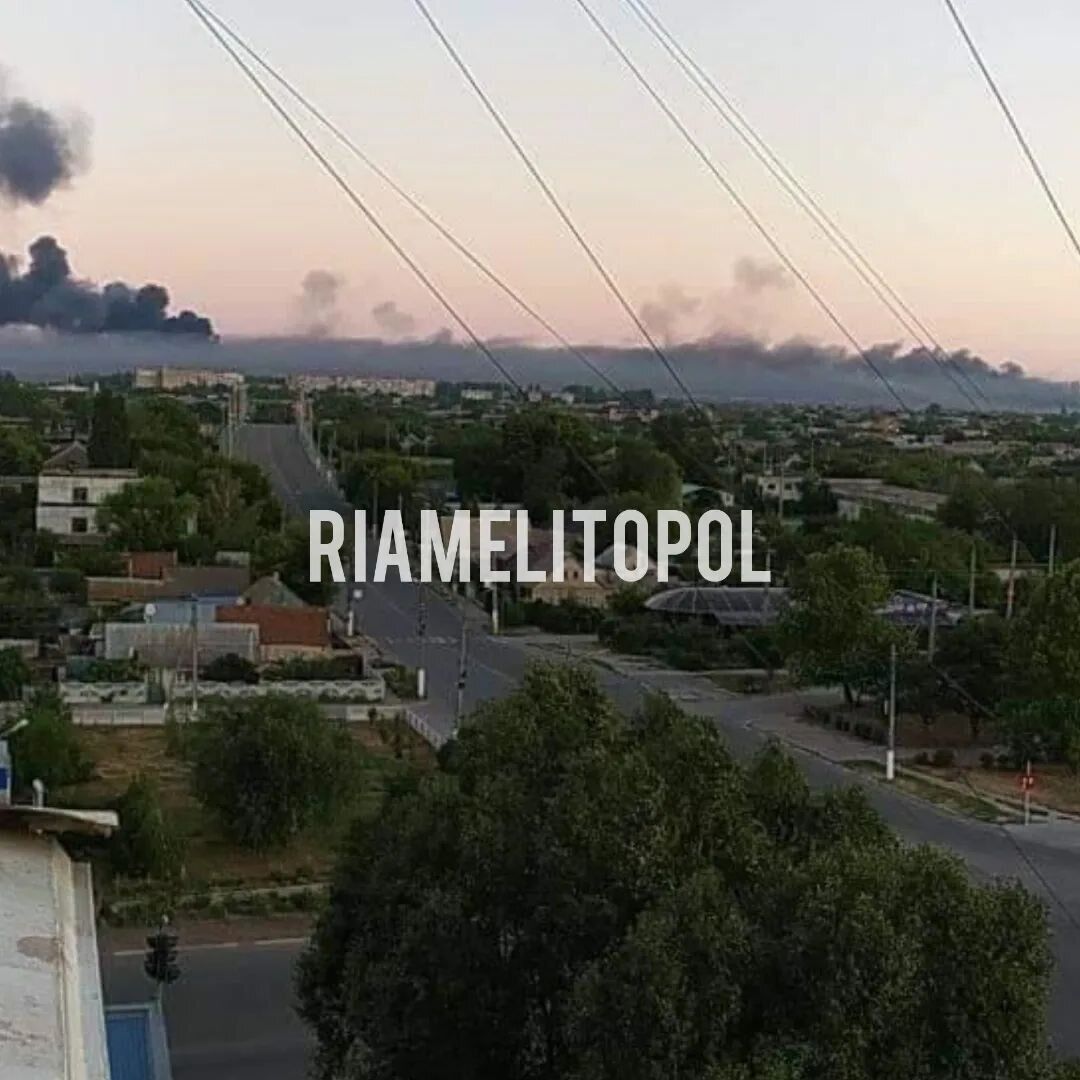 У Мелітополі пролунали потужні вибухи на аеродромі: ЗСУ завдали 30 ударів по ворогу. Фото і відео
