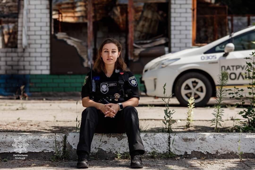 Дівчата-патрульник знялися в такій самій позі, що й перша леді.