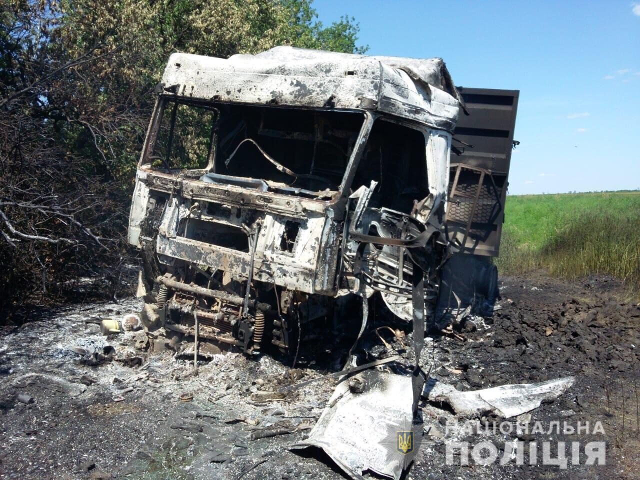 На Донеччині згоріла вантажівка