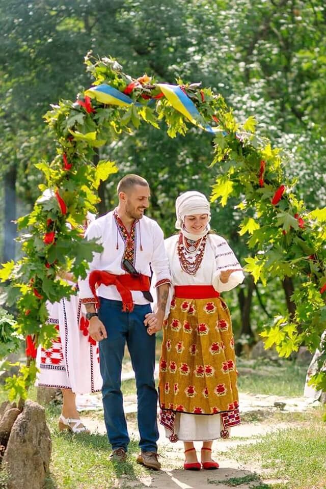 Тамара та Олексій Яніни на своєму весіллі